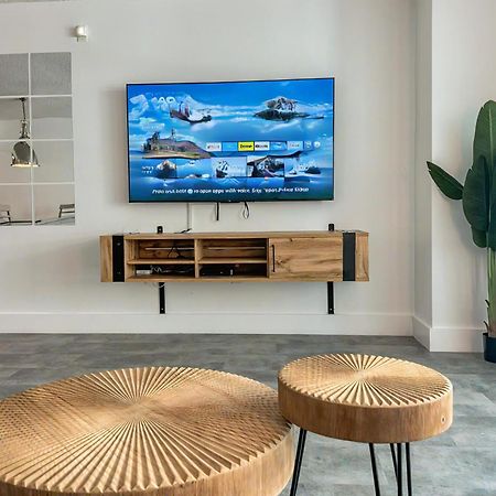 Elegant Centric Vibrant Pool Jacuzzi Free Parking Daire Miami Dış mekan fotoğraf