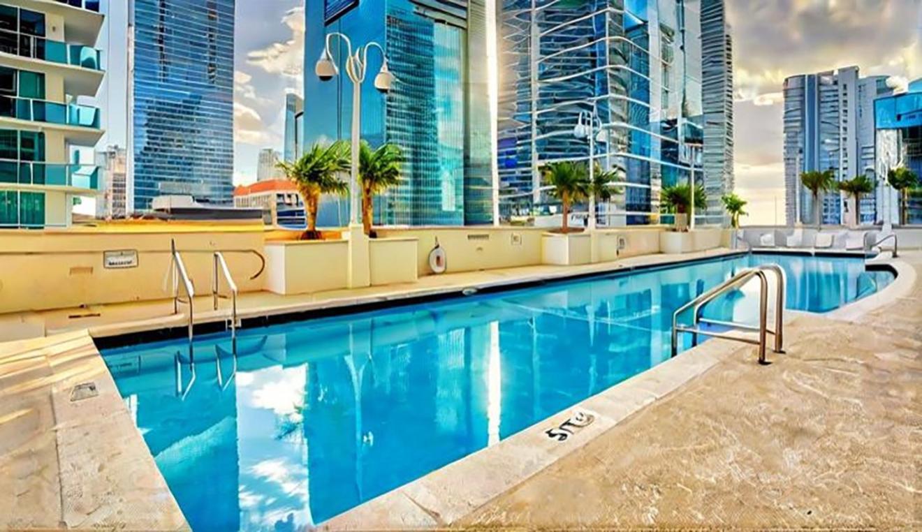 Elegant Centric Vibrant Pool Jacuzzi Free Parking Daire Miami Dış mekan fotoğraf