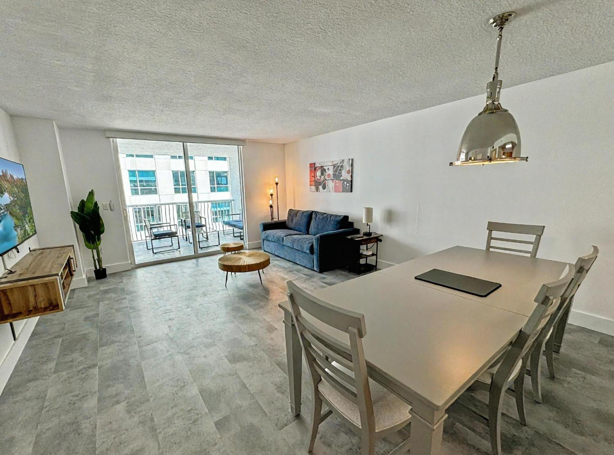 Elegant Centric Vibrant Pool Jacuzzi Free Parking Daire Miami Dış mekan fotoğraf