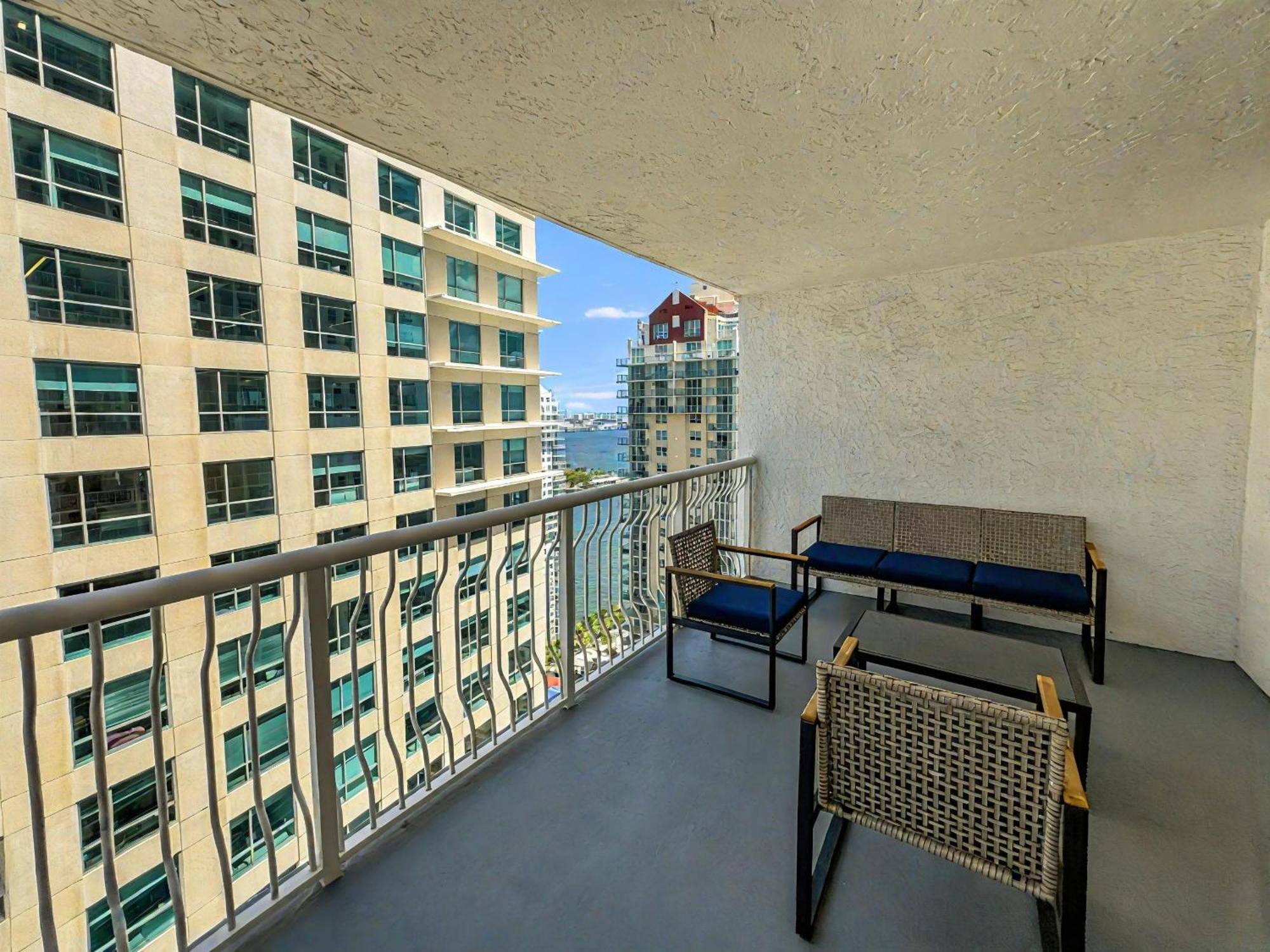 Elegant Centric Vibrant Pool Jacuzzi Free Parking Daire Miami Dış mekan fotoğraf