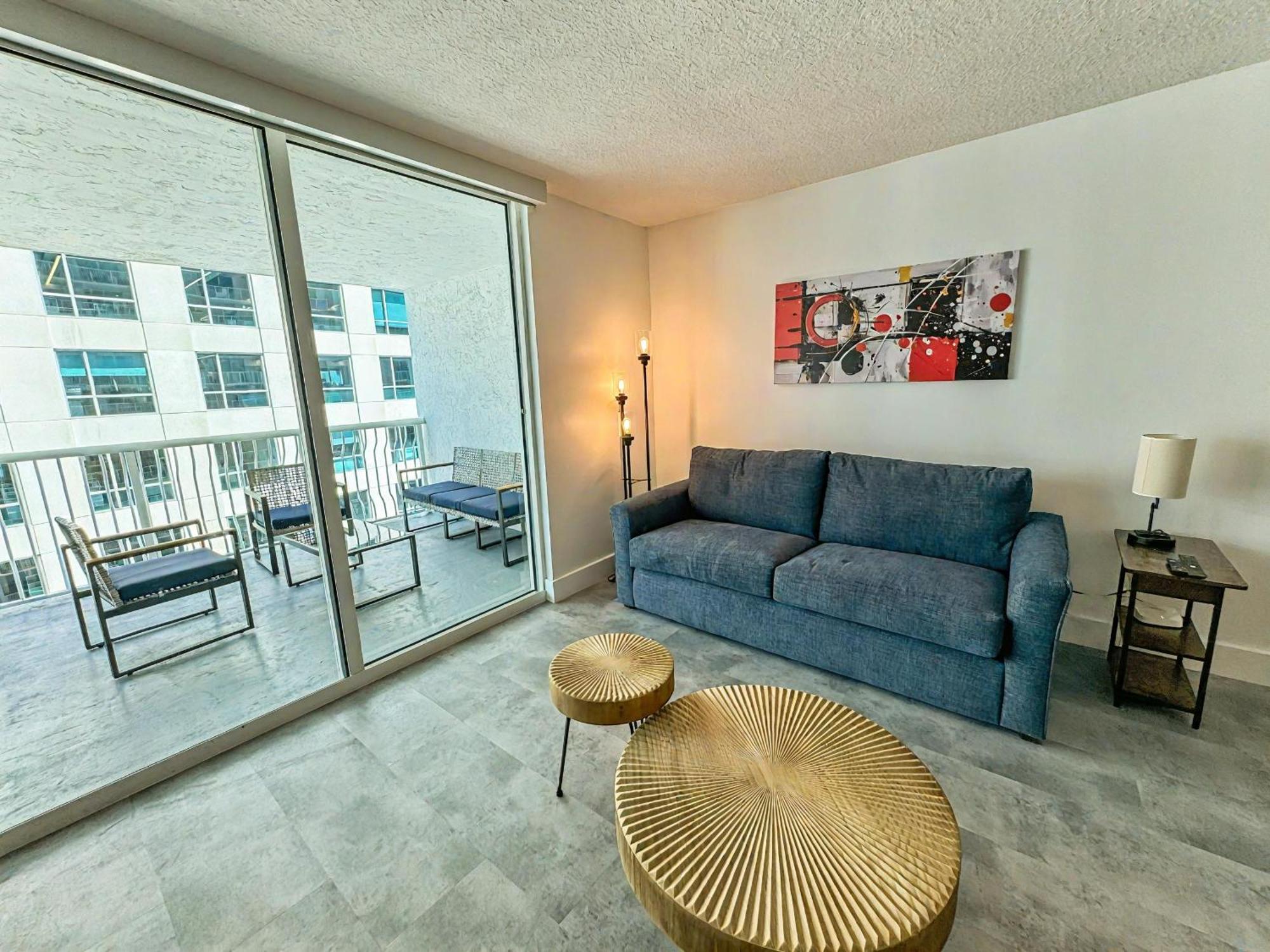 Elegant Centric Vibrant Pool Jacuzzi Free Parking Daire Miami Dış mekan fotoğraf
